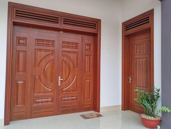 Mẫu cửa gỗ tự nhiên 4 cánh lệnh