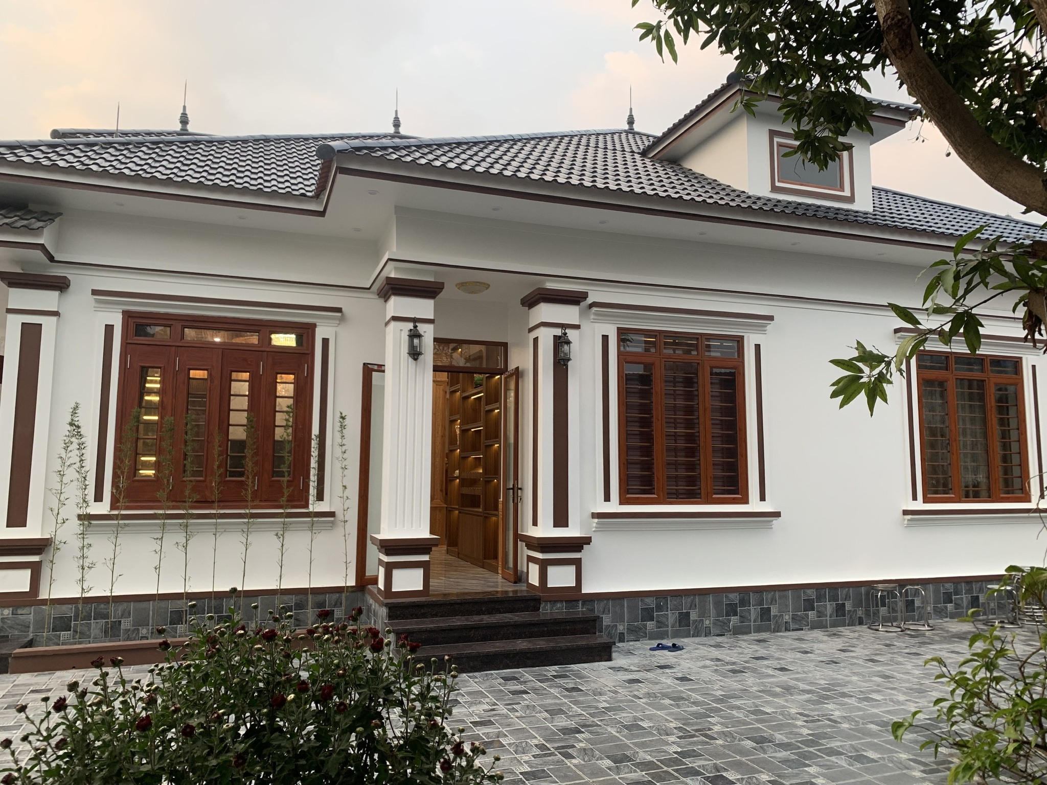 Mua Cửa Thép Vân Gỗ Uy Tín Ở Đâu Hưng Yên?